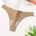Gedetailleerd overzicht van effen Seamless string ondergoed voor dames, ademend en comfortabel. - koffiekleur