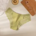 Bragas de mujer de seda de hielo sin costuras con encaje delicado, slip verde de tiro bajo. - Verde amarillento