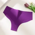 Dettaglio slip donna senza cuciture viola, vita bassa confortevole tinta unita. - XS / Pantaloni e gonne / Viola
