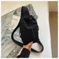 Leichte schwarze Umhängetasche aus Canvas multifunktionale Freizeittasche Damen Outdoor Reise - Schwarz