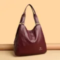 Elegante weinrote Kunstleder Schultertasche für Damen, große Kapazität Beuteltasche Alltag. - Burgunderrot