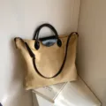 Khakifarbene Damen Wildleder Shopper Tasche, große Retro Umhängetasche mit schwarzem Griff. - L / Khaki