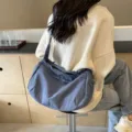 Lässige Nylon Umhängetasche für Damen, große Kapazität einfarbige Freizeittasche blau. - Marineblau