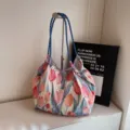 Koreanischer Blumen-Shopper mit blauen Seilgriffen, grosse lässige Umhängetasche. - Bild 4