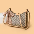 Klassische Monogramm Umhängetasche für Damen, modische Satteltasche mit Schleifenband. - Schachbrett Kaki