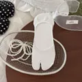 White tabi two toe socks low cut invisible summer thin solid color bow anti slip boat socks - One Size / White
