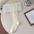 Weisse japanische JK Stil Mesh lange Socken, atmungsaktive dünne Kniestrümpfe für Damen. - Einheitsgröße / Beige