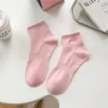 Calzini corti ricamati con gatto rosa carino per donne, stile college dolce calzini di cotone casual. - Taglia unica / Rosa