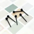 Clous d'oreilles ronds noirs en plastique accessoires de bijoux DIY en gros lot. - 3mm / Noir