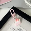 Mignon porte-clés gâteau aux fraises rose simulation dessert sac pendentif accessoire - Gâteau aux Fraises