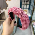 Serre-tête plissé rose à nœud pour femmes, bandeau large en tissu accessoire cheveux. - Rose Lotus