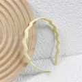 Light yellow wavy plastic headband, matte non-slip hair hoop for women daily casual hair accessories - Off White