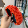 Serre-tête plissé orange noué, large bandeau à cheveux élégant pour femmes et filles. - Rouge