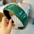 Groene PU lederen brede haarband met trendy gewatteerd patroon voor dames dagelijks - Donkergroene Krokodillenpatroon PU Leer Platte Haarband