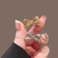 Pince cheveux noeud metal variante, petite barrette style cool pour frange et meches. - Pince Bec de Canard Nœud / Ensemble deux pièces / Mélange Or et Argent