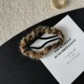 Pinza de pelo de peluche con estampado de leopardo suave pasador BB accesorio para mujeres. - Nube / Café Oscuro