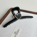Pinza de pelo negra extra grande con corazón dorado, accesorio mate de 15 cm - Corazón Esmerilado