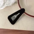 Pinza de pelo de terciopelo negro para mujer, horquilla geométrica vintage, accesorio de otoño. - Pinza BB Triangular / Negro
