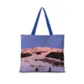 Détail en gros plan du sac cabas en toile montrant l'impression de paysage de montagne. - Coton Lin Impression Double Face + Fermeture Eclair + Poche Intérieure / Illustration Japonaise Horizontale 14 (Sangle Bleue)