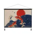 Tenture murale en tissu Ukiyo-e japonais avec motif de carpes koï rouges et de vagues. - Poissons Nageurs / 65x45cm