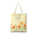 Gros plan détaillé du sac cabas en toile de coton avec imprimé floral et texte. - Floral Aquarelle Vertical 10 Sangle Beige