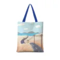Detail du cabas en toile avec illustration artistique de paysage et bandouliere bleue. - Paysage Tranquille Vertical 02 Sangle Bleue