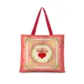 Vue détaillée du sac cabas en toile rose avec motif cœur vintage et anses rouges. - Romantisme Horizontal 09 - Sangle Rouge