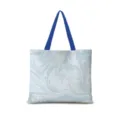 Vue détaillée du sac cabas en toile à motif marbré bleu avec de solides bretelles. - Abstrait Littéraire Horizontal 09 [Sangle Bleue]