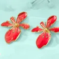 Charming red flower earrings with gold stamens, vibrant summer dopamine jewelry style for women. - Red