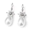 Elegante bloem parelhangers met sprankelende zirkonia, perfect voor bruiloften en feesten. - Zilver