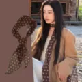 Nieuwe bruine polkadots sjaal voor de lente mode elegante veelzijdige halsdoek. - Koffie Stip
