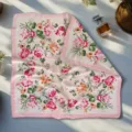 Vintage bloemenprint vierkante zijden sjaal voor dames, elegante halsdoek en stijlvolle tassenaccessoire. - Stijl 2