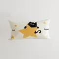 Vista detallada del lindo cojín de gato negro de dibujos animados con estampado de estrella. - Patrón de Doble Cara 30x50cm (Fundas Sin Relleno) / Gato Estrella Largo