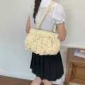 Bolso de hombro amarillo estilo coreano con lunares coloridos y diseño de lazo lindo para uso diario. - Amarillo Sin Colgante