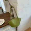 Bolso de hombro de cuero tejido verde, elegante bolso de cesta ideal para uso diario. - Sin colgante / Verde