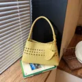 Elegante bolso de hombro trenzado amarillo para mujer, bolso hobo chic con detalle de nudo. - Amarillo