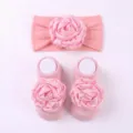 Ensemble bandeau et chaussettes rose bébé, tissu tricoté doux pour détails de petite fille. - Ensemble Bandeau Chaussettes / Rose