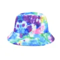 Gros plan du chapeau bob tie-dye coloré, montrant un motif vif et de belles finitions. - M (56-58cm) / Teinture-Lien Double Face 07