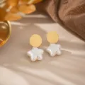 French style gold disc and white star imitation pearl stud earrings for women elegant daily wear - Star Shape (26080503) / Gold