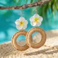 Handgemaakte rattan bloem oorbellen, vakantie stijl stro geweven bungelende oorbellen voor dames. - Stijl 7