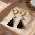 Boucles d'oreilles créoles dorées bohèmes perle blanche gland noir bijoux femme - Noir