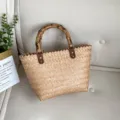 Geflochtene Strohtasche mit Bambusgriff, retro große Kapazität Strand Korb Tasche Variante. - Klein (Mit Anhänger) / Khaki