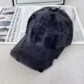 Primer plano de detalle de gorra de béisbol vintage lavada con tela negra y desgastada. - M (56-58cm) / Negro