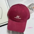 Classic washed cotton baseball hat in burgundy with stylish front embroidery. Comfortable fit. - M (56-58cm) / Wine Red