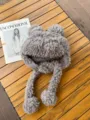 Gris pelucheux oreiller ours chapeau hiver chaud agneau laine cache-oreilles détail texturé - M (56-58cm) / Gris