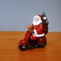 Weihnachtsmann Roller Harz Figur Weihnachtsgeschenk Tisch Dekoration Ornament Skulptur - Motorrad Fahren (RRW104-C)