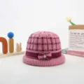 Dikke winter gebreide muts voor oudere vrouwen, gezellige warme wollen muts met strik. - Roze