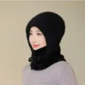 Vista detallada del gorro de invierno de punto forrado negro con bufanda y mascarilla. - Talla única / Negro