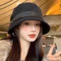 Zwarte corduroy bucket hat met leren band, stijlvolle casual dames herfst winter hoofdtooi. - Corduroy Riem Vissers / Zwart