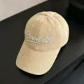 Retro Corduroy Baseball Cap mit weißer Buchstabenstickerei, lässige Sonnenkappe für Damen. - Khaki
